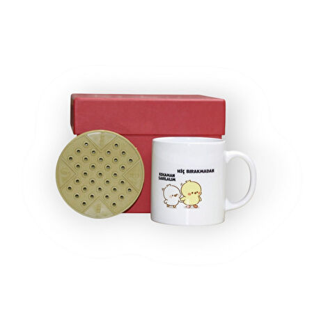 Anılarla Dolu Kırmızı Hediye Kutusu ve Hiç Bırakmadan Kocaman Sarılalım Yazılı Kupa Bardak
