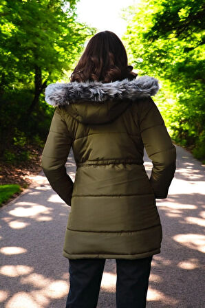 Kışlık Orta Boy Kapüşonlu Kürklü Şişme Kadın Mont