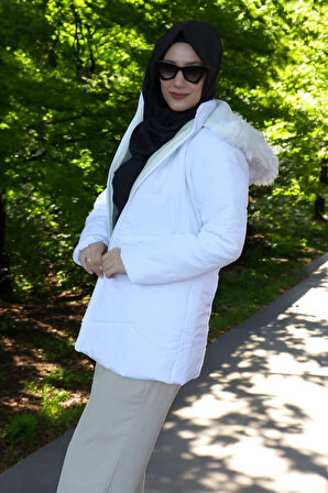 Kışlık Kürklü Su Geçirmez Kapüşonlu Şık Kadın Şişme Mont