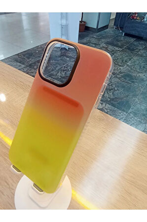 İPhone 14 Pro Max Uyumlu Hologram Özellikli Işıkta Renk Değiştiren Kapak
