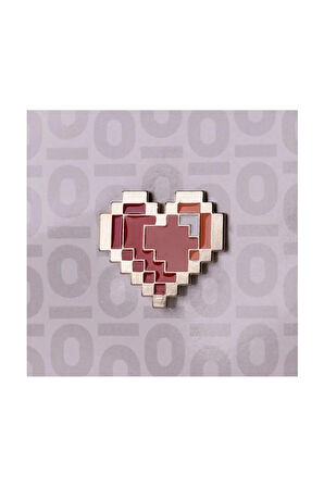 Pin Red Heart No:7 - Aşk Dolu Kalp Rozeti, Şık Ve Ifadeli Tasarım