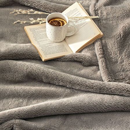 Linens Mathie Throw / TV Battaniyesi Vizon