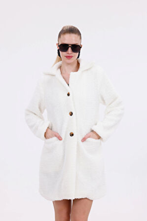 Düğmeli Cepli Kadın Peluş Kaban