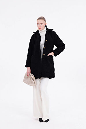 Düğmeli Cepli Kadın Peluş Kaban