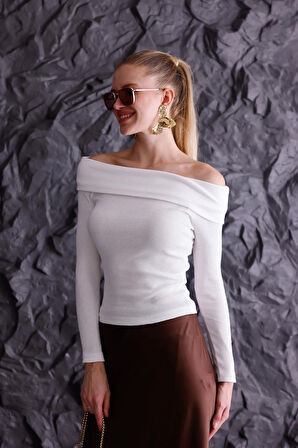 Madonna Yaka Uzun Kollu Fitilli Kadın Bluz