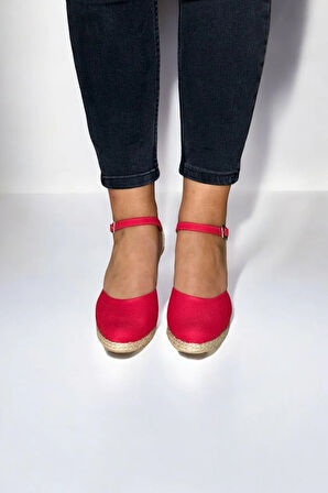 Kadın Dolgu Topuk Keten Sandalet – Hasır Detaylı, Arkası Açık Yazlık Model