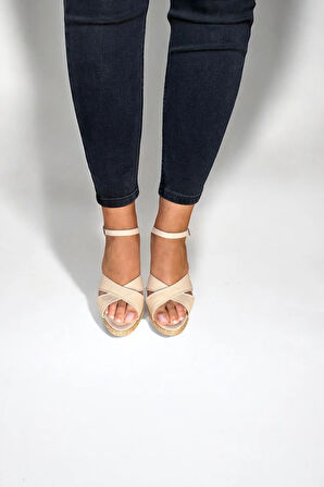 Kadın Yazlık Çapraz Keten Sandalet – Dolgu Topuk Espadril Tasarım