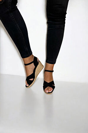 Kadın Yazlık Çapraz Keten Sandalet – Dolgu Topuk Espadril Tasarım