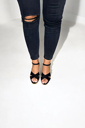 Kadın Yazlık Çapraz Keten Sandalet – Dolgu Topuk Espadril Tasarım