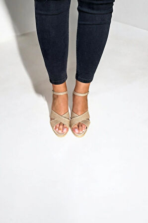 Kadın Yazlık Çapraz Keten Sandalet – Dolgu Topuk Espadril Tasarım