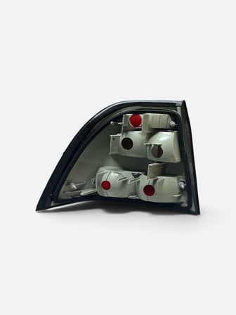 DEPO OPEL VECTRA B SAĞ ARKA STOP LAMBASI 1999-2002