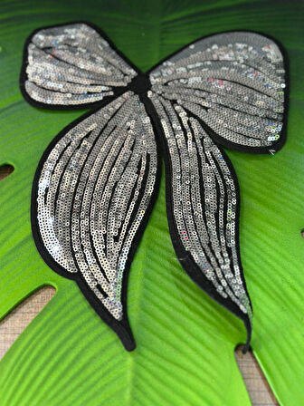 GÜPÜŞ PUL PAYET İŞLEME FİYYONK ARMA DİKİŞ APLİKE 29X22 CM