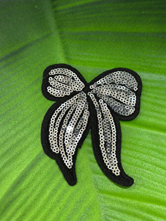 GÜMÜŞ PAYET İŞLEME FİYONK ARMA DİKİŞ APLİKE 10X9 CM