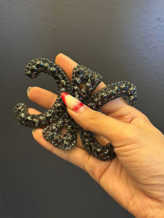 ÜTÜ İLE YAPIŞAN SİYAH TAŞ İŞLEME ARMA DİKİŞ APLİKE 10X7 CM