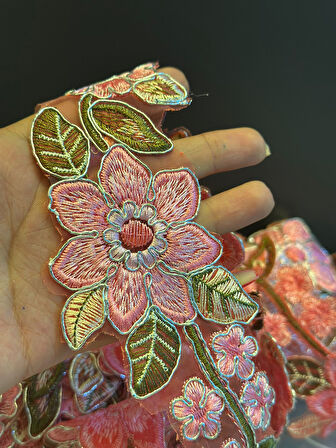 EN 5 CM VARAKLI ÇİÇEKLİ KESİLEBİLEN ŞERİT DİKİŞ APLİKE 1 METRE