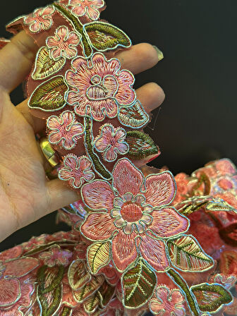 EN 5 CM VARAKLI ÇİÇEKLİ KESİLEBİLEN ŞERİT DİKİŞ APLİKE 1 METRE