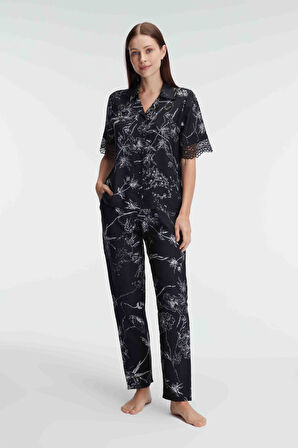 Kadın Yarım Kollu V Yaka Viskon Çiçek Desenli Yazlık Dokuma Dantel Detaylı Pijama Takımı