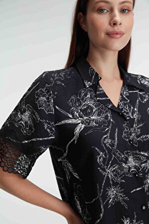 Kadın Yarım Kollu V Yaka Viskon Çiçek Desenli Yazlık Dokuma Dantel Detaylı Pijama Takımı