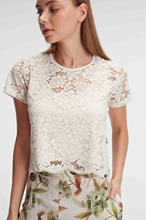 Kadın Kısa Kol Bisiklet Yaka Viskon Çiçek Desenli Yazlık Dantel Detaylı Pijama Takımı