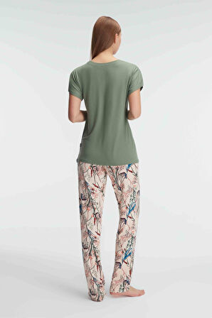 Kadın Kısa Kol V Yaka Viskon Çiçek Desenli Yazlık Örme Dantel Detaylı Pijama Takımı