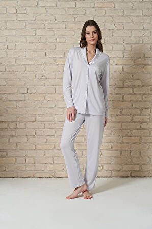 Kadın Önden Düğmeli  Yaka Dantel İşlemeli Uzun Kollu Pijama Takımı