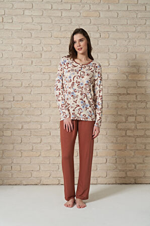 Kadın Düğme Detaylı Üst  Kısmı Çiçek Desenli Uzun Kollu Pijama Takımı