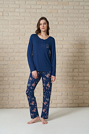 Kadın Düğme Detaylı Alt Kısmı Yaprak Desenli Uzun Kollu Pijama Takımı