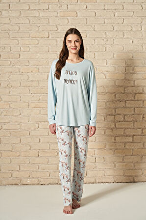 Kadın Yazı Detaylı Alt Kısmı Çiçek Desenli Uzun Kollu Pijama Takımı