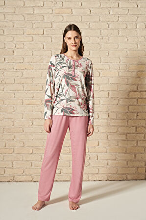 Kadın Düğme Detaylı Üst Kısmı Yaprak Desenli Uzun Kollu Pijama Takımı
