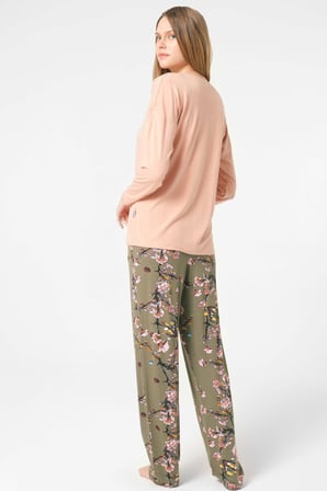 Kadın Somon Uzun Kol V Yaka Viskon Çiçek Desenli Kışlık Örme Normal Bel Dantel Detaylı Pijama Takımı