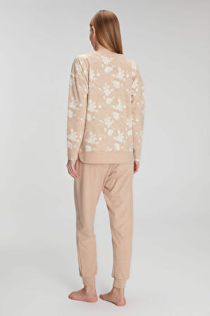 Kadın Açık Kahve Uzun Kollu Çiçek Desenli Paça Kısmı Lastik Detaylı Pamuklu  Pijama Takımı