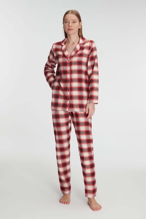 Kadın Kırmızı Uzun Kollu Ekose Desenli Önden Düğmeli Yaka Detaylı Pijama Takımı