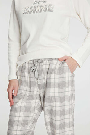 Kadın Gri Uzun Kollu Yazı Detaylı Alt Kısmı Ekose Desenli Pijama Takımı