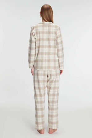 Kadın Bej Uzun Kollu Ekose Desenli Önden Düğmeli Pijama Takımı