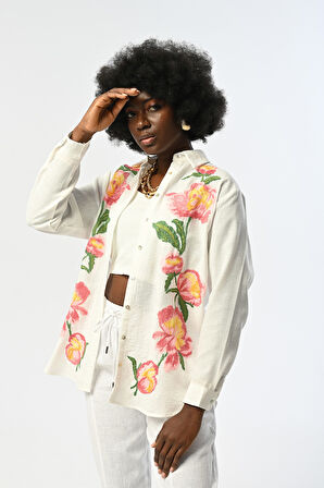 KADIN EKRU RENK PEMBE ÇİÇEK DESENLİ OVERSİZE KESİM GÖMLEK