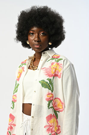 KADIN EKRU RENK PEMBE ÇİÇEK DESENLİ OVERSİZE KESİM GÖMLEK