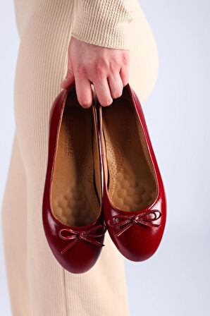 Kadın Hakiki Deri Ortopedik Fiyonk Detaylı Babet Ayakkabı - Bordo Rugan Rahat Günlük Şık Babet