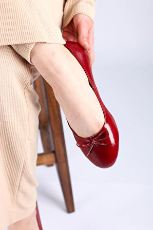 Kadın Hakiki Deri Ortopedik Fiyonk Detaylı Babet Ayakkabı - Bordo Rugan Rahat Günlük Şık Babet