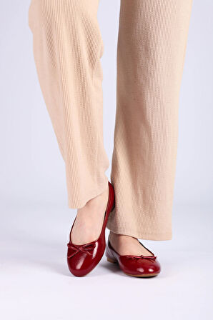 Kadın Hakiki Deri Ortopedik Fiyonk Detaylı Babet Ayakkabı - Bordo Rugan Rahat Günlük Şık Babet