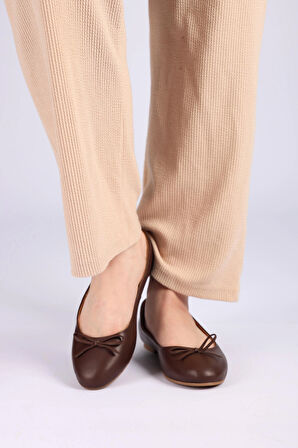 Kadın Hakiki Deri Ortopedik Fiyonk Detaylı Babet Ayakkabı - Koyu Kahverengi Rahat Günlük Şık Babet