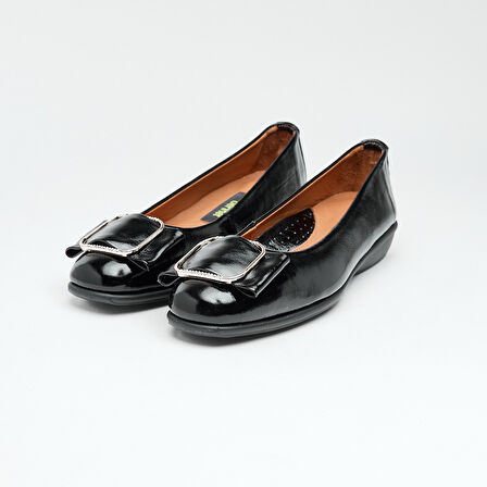 Hakiki Deri Aksesuarlı Kadın Babet