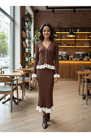 Fitilli Fırfır Detaylı Etek Bluz Triko Takım