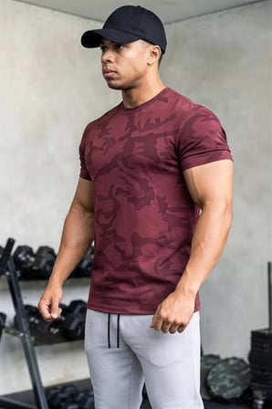 Erkek Nem Emici Hızlı Kuruma Atletik Teknik Kamuflaj Desenli Spor T-shirt