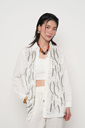 KADIN ÖNÜ BONCUKLU OVERSİZE KESİM DÜZ RENK GÖMLEK