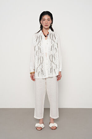 KADIN ÖNÜ BONCUKLU OVERSİZE KESİM DÜZ RENK GÖMLEK