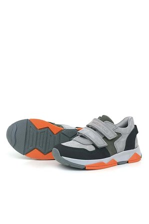 OrtopedikAL 3880 Rakerplus Hakiki Deri Gri Siyah Çocuk Sneakers Spor Ayakkabı Cırtlı
