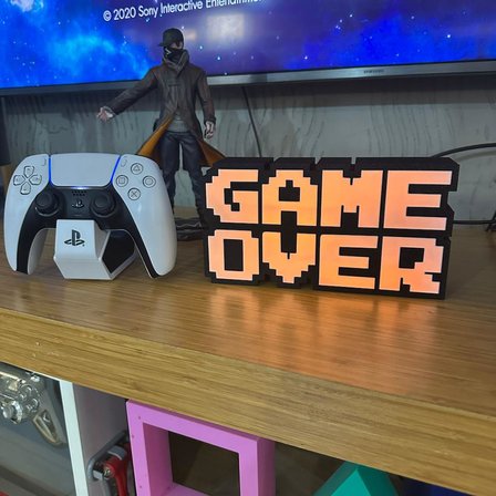 GAME OVER LED Dekoratif Işıklı Masa Lambası – USB & Pilli - Oyun Odası Dekor - Sarı Işık