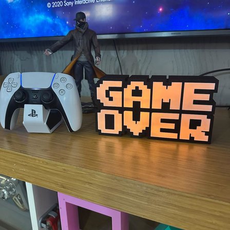 GAME OVER LED Dekoratif Işıklı Masa Lambası – USB & Pilli - Oyun Odası Dekor - Sarı Işık