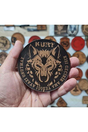 Kurt Kışı Geçirir Ama Yediği Ayazı Unutmaz -Yuvarlak Deri Peç - Arma - Wolf Leather Patch