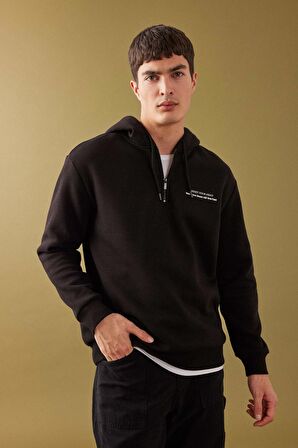 DeFacto Oversize Geniş Kalıp Yarım Fermuarlı Kapüşonlu Sırt Baskılı Sweatshirt B4804AX24SPBK81